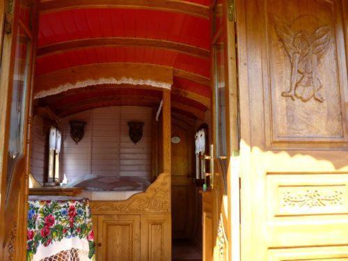 La Cle Des Roulottes Hotel Pluvigner Bagian luar foto